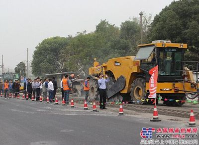 徐工铣刨机械高端客户现场交流暨“路之家”推广会在南京成功举行